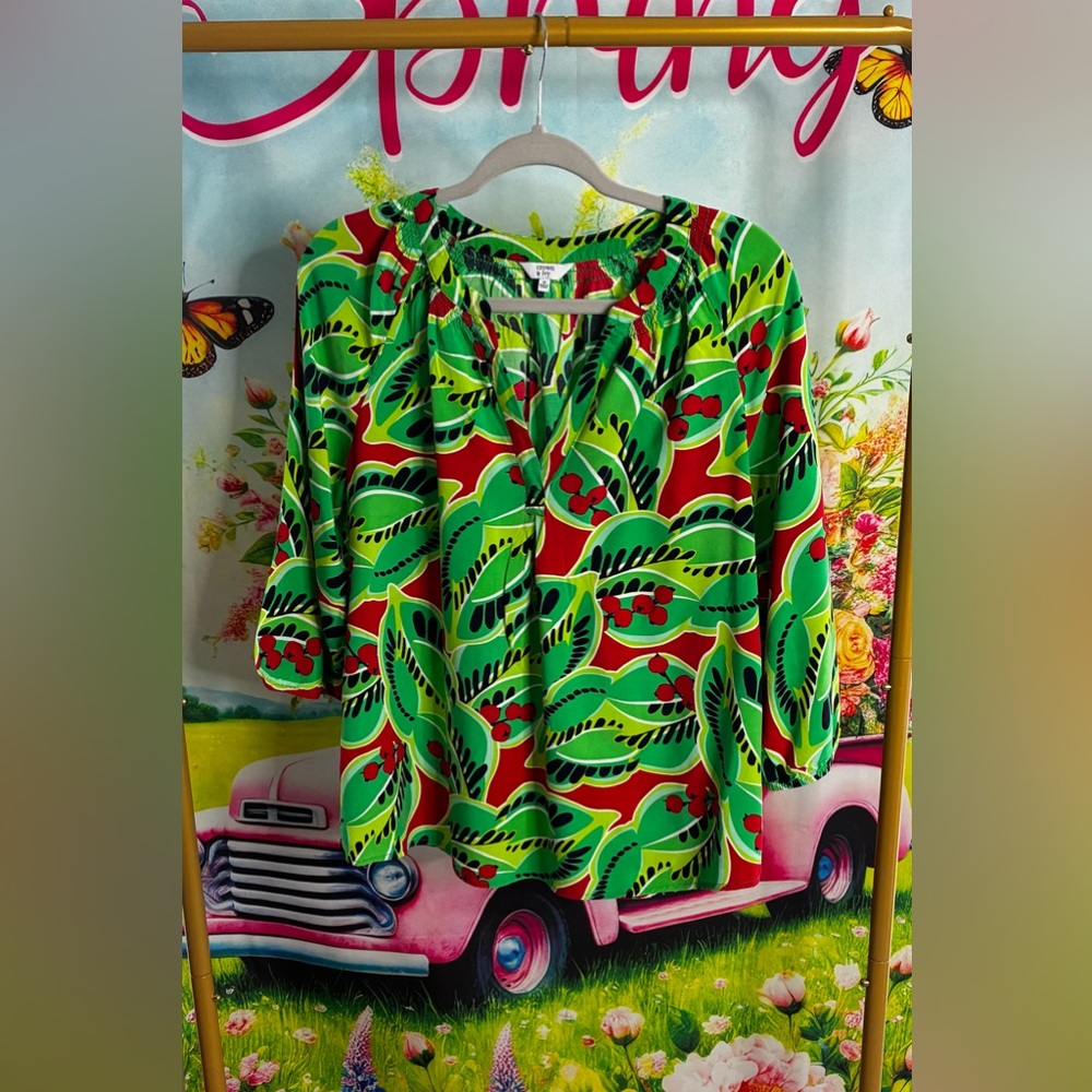 crown & ivy Green and Red Leaf-Print Peasant Blouse